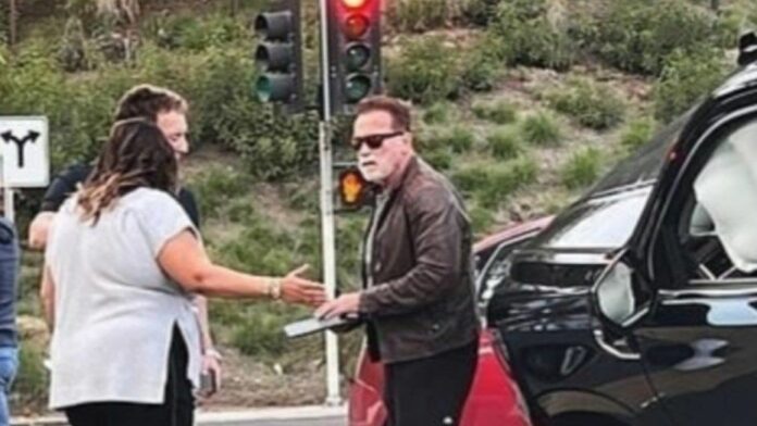 Arnold Schwarzenegger colisionó contra varios autos en Los Angeles