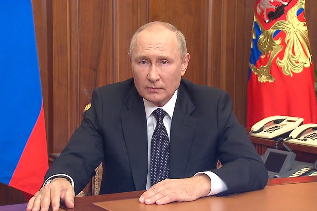 HANDOUT - 21 September 2022, Russia, Moscow: Russian President Vladimir Putin addresses the nation. Putin has signed a decree ordering the partial mobilization of Russia's armed forces, set to begin later on Wednesday. Photo: -/Kremlin/dpa