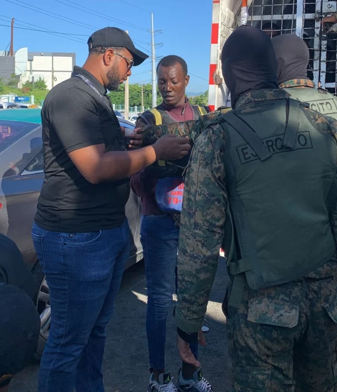 Agentes de Migración arrecian búsqueda de haitianos ilegales