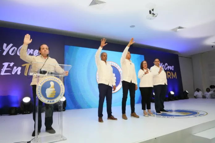 PRM juramenta sus nuevas autoridades en Santiago