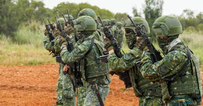 Taiwán amplió el servicio militar obligatorio