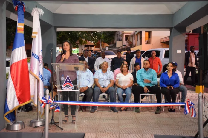 Alcalde José Andújar entrega remozado el parque Los Milagros en las caobas