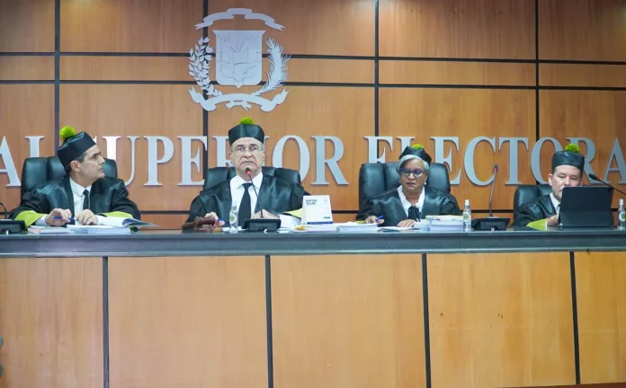 Tribunal Superior Electoral aplaza para el 25 de enero demanda contra el PRSC