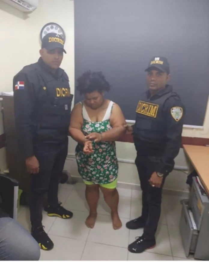 La Policía apresa mujer robó recién nacida en maternidad Los Mina