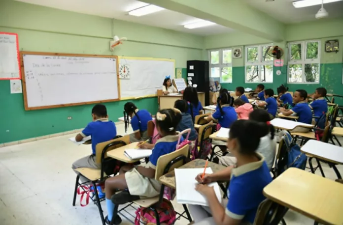 escuelas de Haina