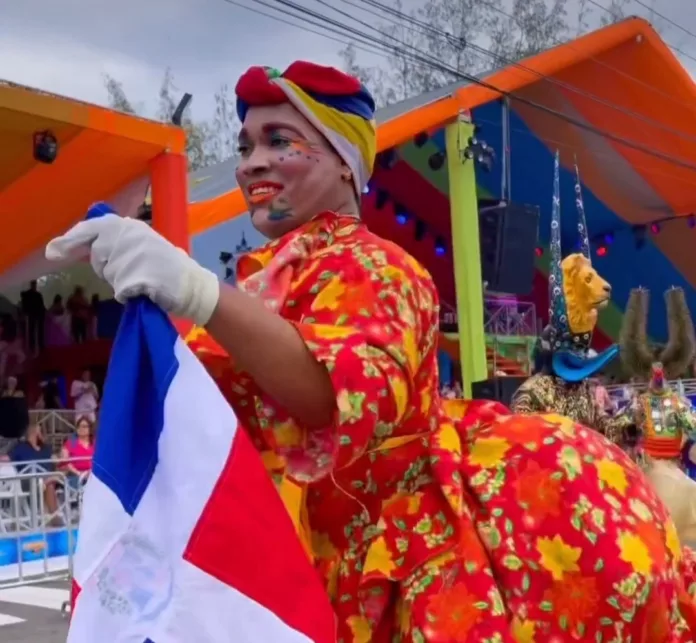 Miles disfrutan Carnaval Santiago 2023