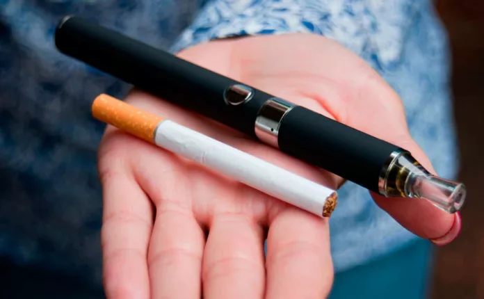 Un estudio reveló que el vapeo provoca daños similares a los del cigarrillo