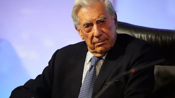 Vargas Llosa ingresa a la Academia Francesa
