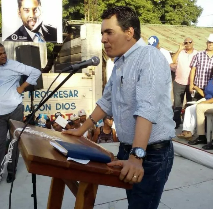 Renuncia del PLD Eduardo Ramírez para irse al partido MODA