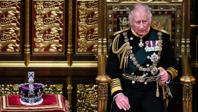 El rey Carlos III lucirá una corona reciclada