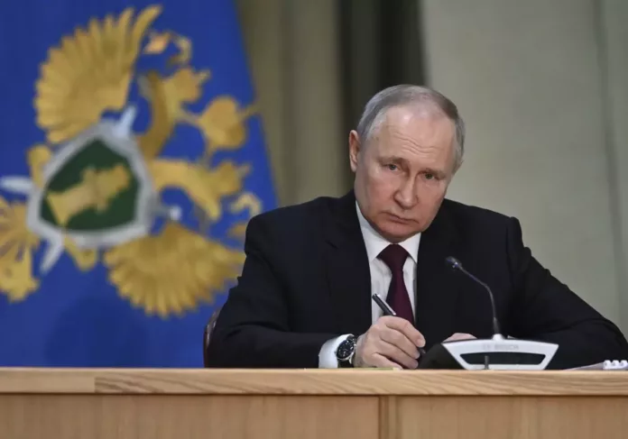 Emiten orden de arresto contra Vladimir Putin por crímenes de guerra