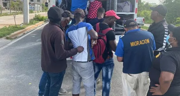 Migración detiene para repatriar 354 nacionales haitianos ilegales