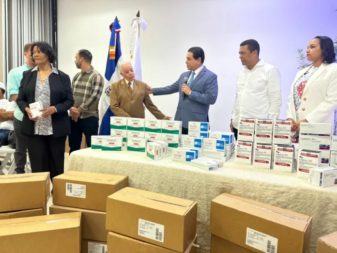 MISPAS entrega en Santiago medicamentos para pacientes diabéticos y con cáncer