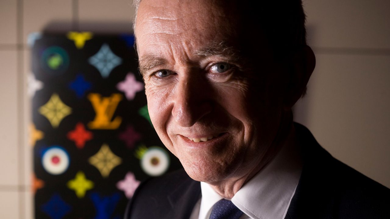 Bernard Arnault se convierte en el hombre más ricos del mundo según ...