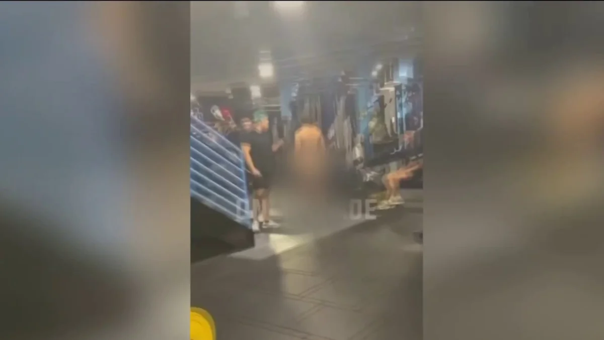 Un hombre desnudo atacó a varias personas en un gimnasio de Miami