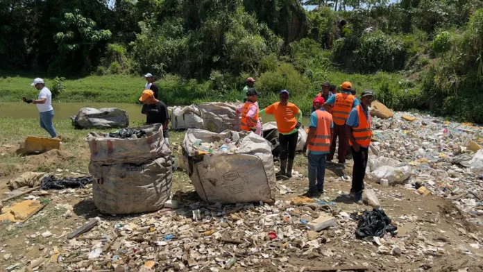 Diversas instituciones provincia Espaillat se unen en una jornada de limpieza y recuperación del río Licey