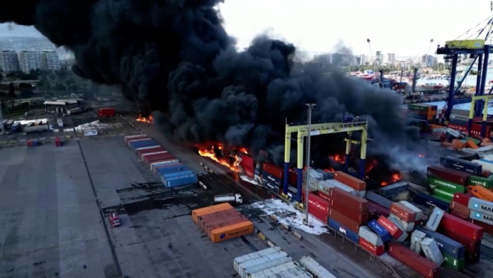Explosión en un puerto de Turquía (VIDEOS)