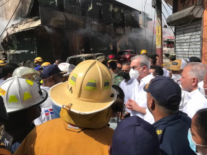 Presidente Abinader suspende discurso del Día de la Restauración por tragedia San Cristóbal
