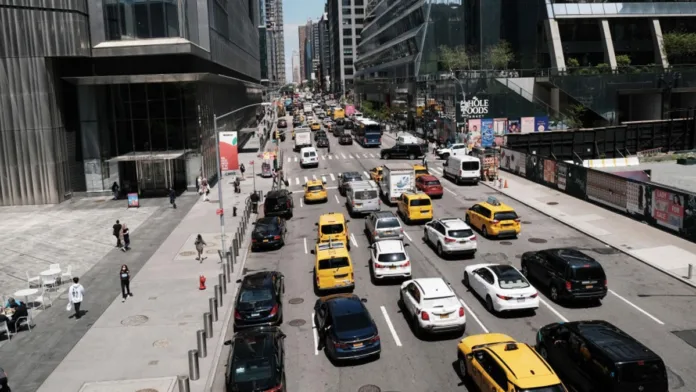 Nueva York quiere cobrar peaje en las zonas de más tráfico vehicular de la ciudad 
