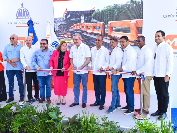 Presidente Luis Abinader inaugura el puente de Pontón en La Vega
