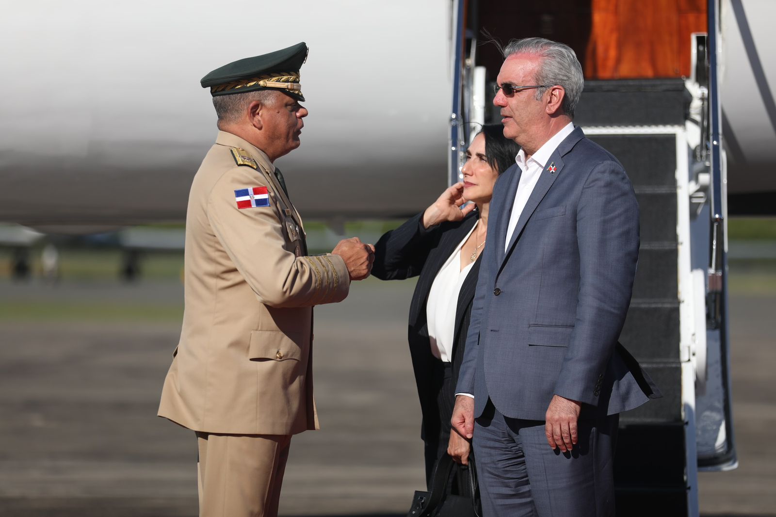 Presidente Abinader retorna al país tras participar en actos funerales ...